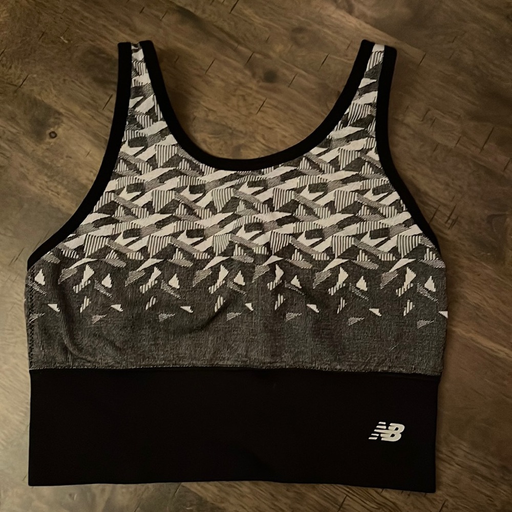 NEW BALANCE scoop back sports bra sz: MED
